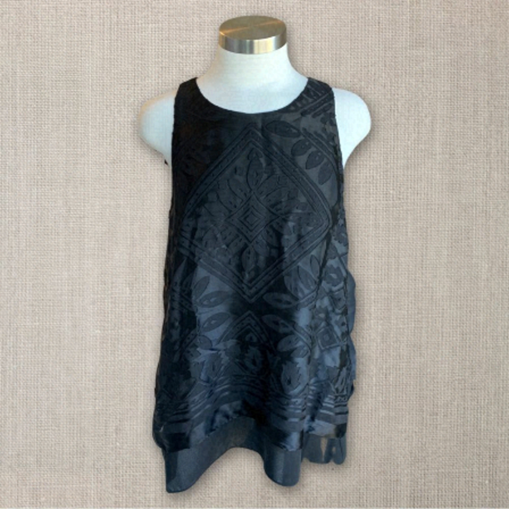 𝅺🌸3 for $30🌸 Max Edition Floral Lacey Sleeveless Blouse